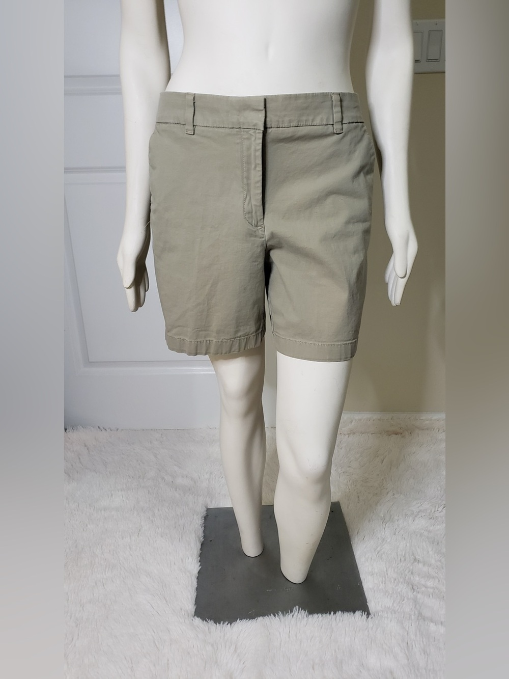 Tommy Hilfiger Women’s Chino Shorts Size 14 Khaki Casual Classic Preppy